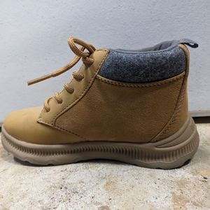OshKosh B'Gosh Boy's Stanton Fashion Boot tan size 13m